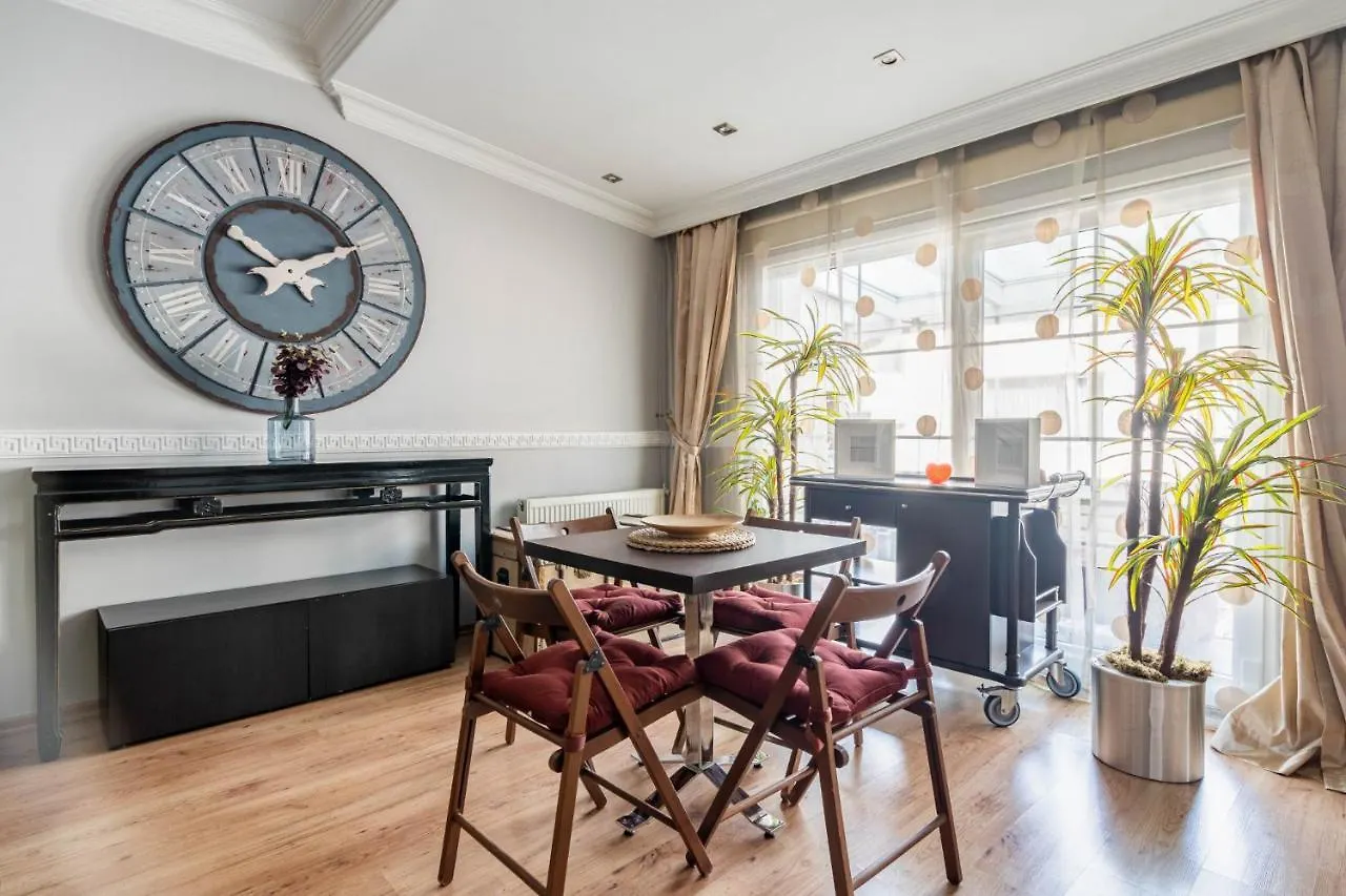Exclusive Flat With Terrace In Nisantasi Daire İstanbul 0*,  Türkiye
